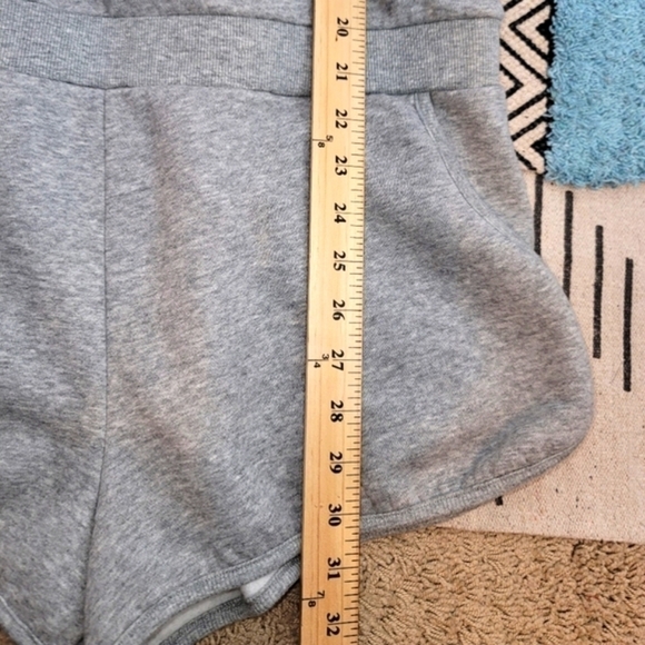 Urban Outfitters BDG Bubbalicious Grey Muscle Sweatshirt Romper, sz Medium - Picture 10 of 12